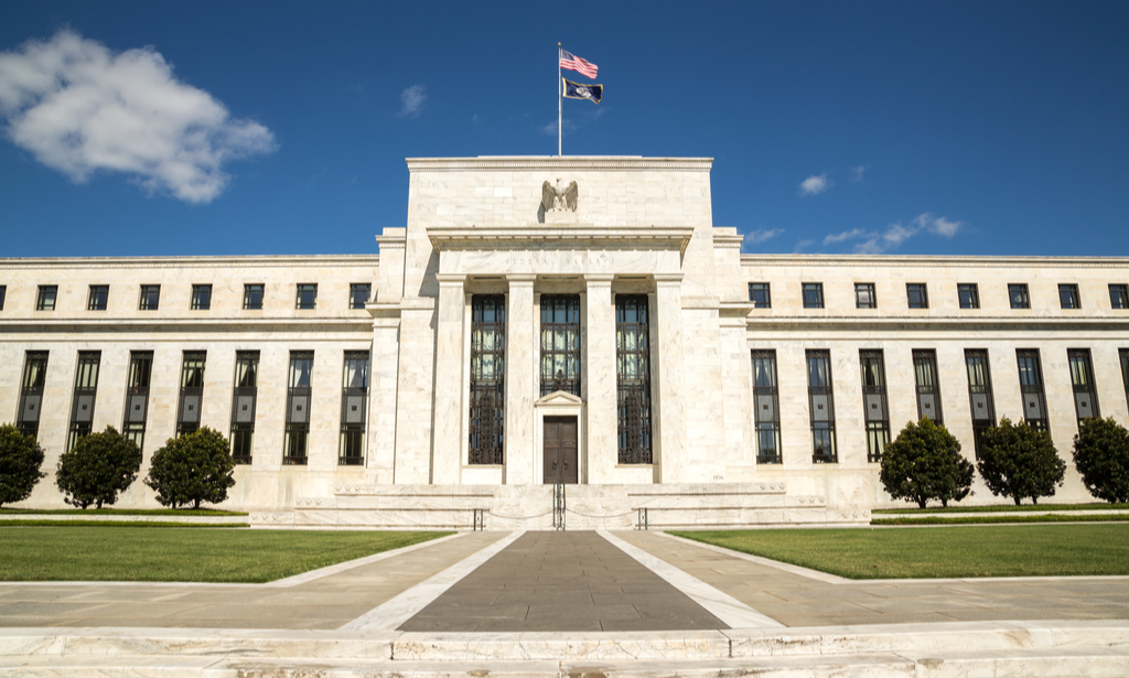 Dovish Fed minutes provide little respite for riskier currencies
