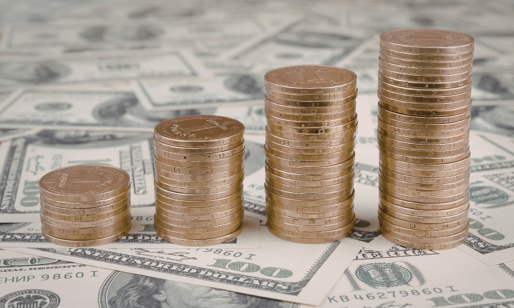 The dollar nudges higher as Middle East risks persist