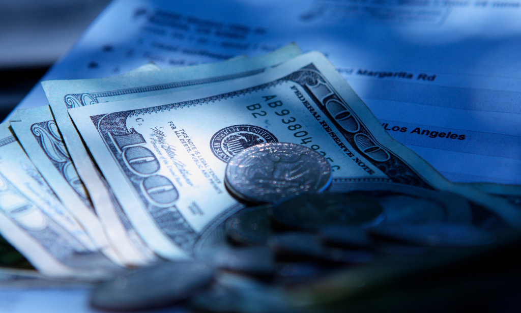 The dollar continues to advance with no end in sight to Middle East fighting